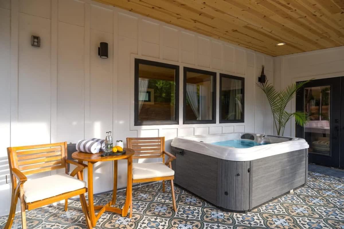 Petit Paradis Studio With Hot Tub Fredericksburg Exterior foto