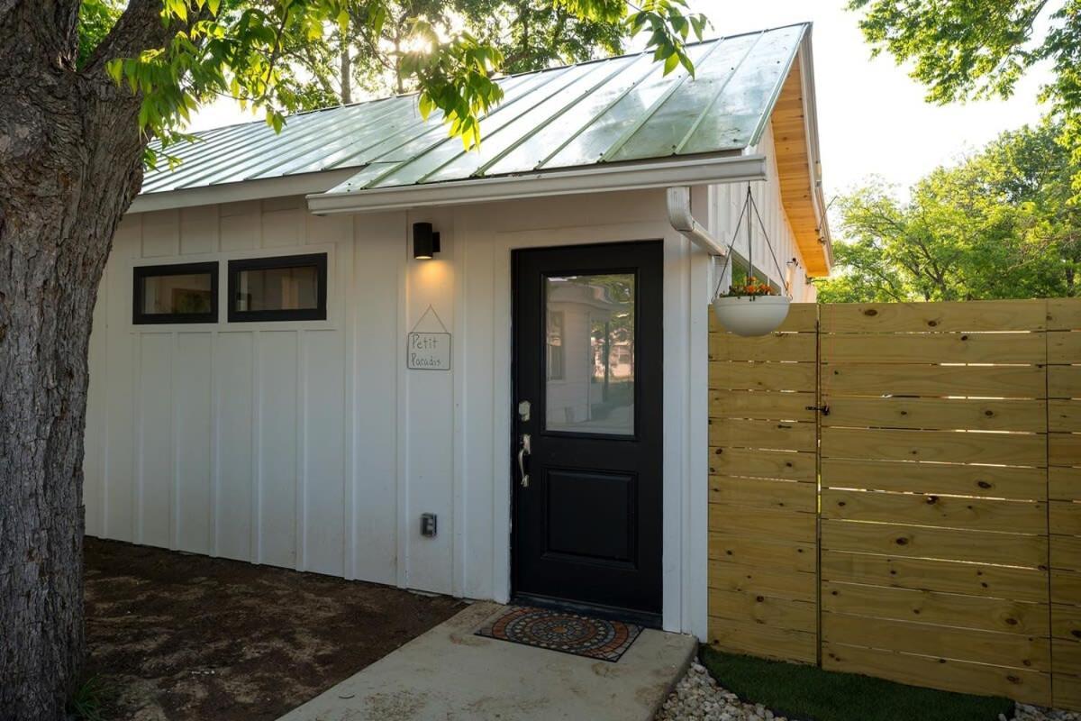 Petit Paradis Studio With Hot Tub Fredericksburg Exterior foto