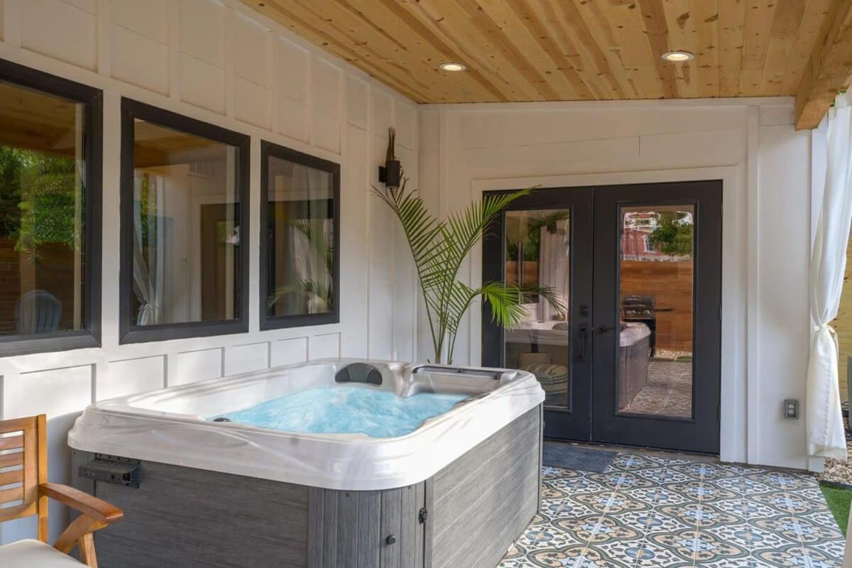 Petit Paradis Studio With Hot Tub Fredericksburg Exterior foto