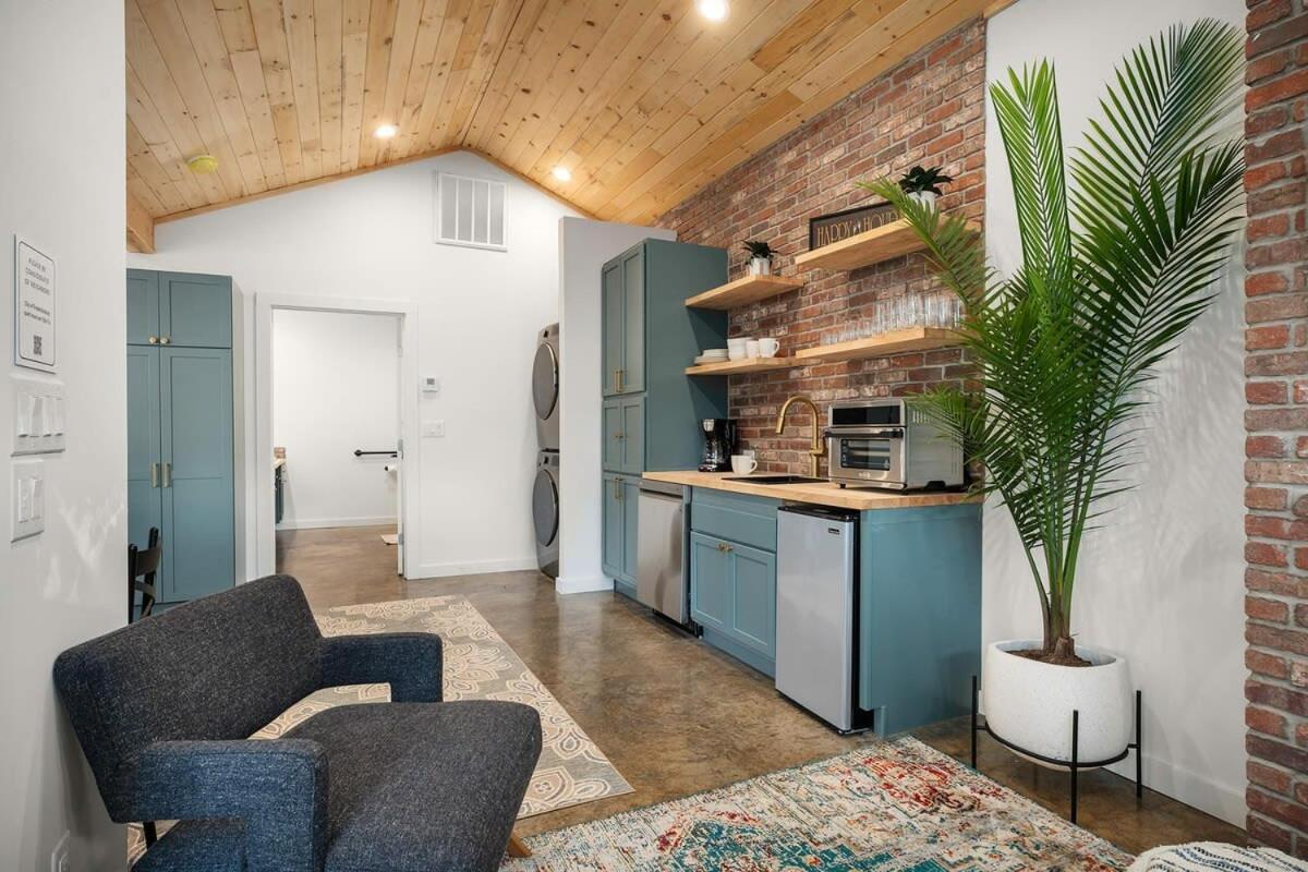 Petit Paradis Studio With Hot Tub Fredericksburg Exterior foto